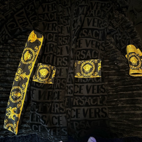 Versace Black and Gold Patterned Robe - Picture 2 of 4